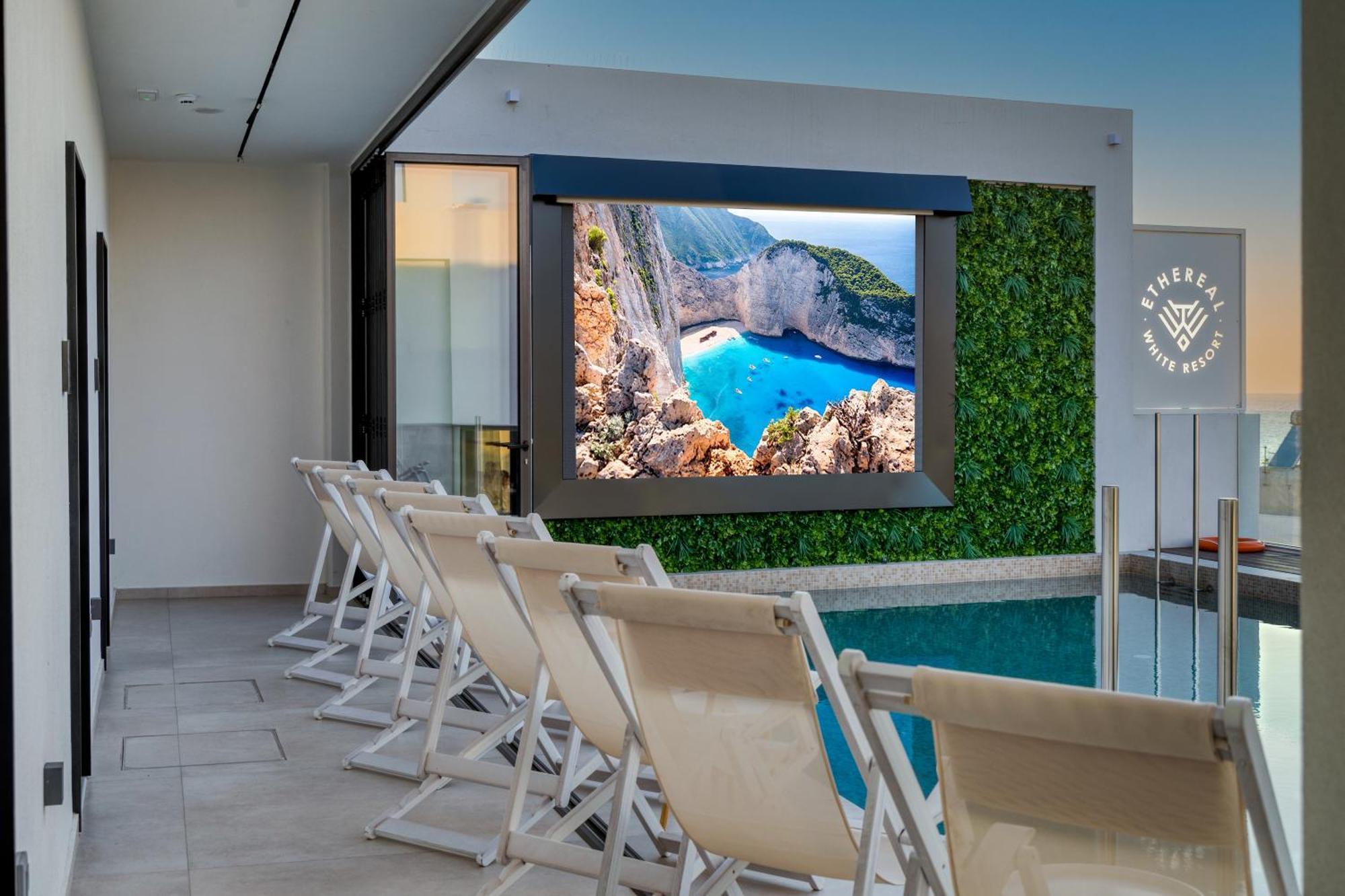 Ethereal White & - Adults Only Hotel